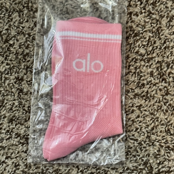 ALO Yoga Pink Half-Crew Socks Med - Picture 3 of 3